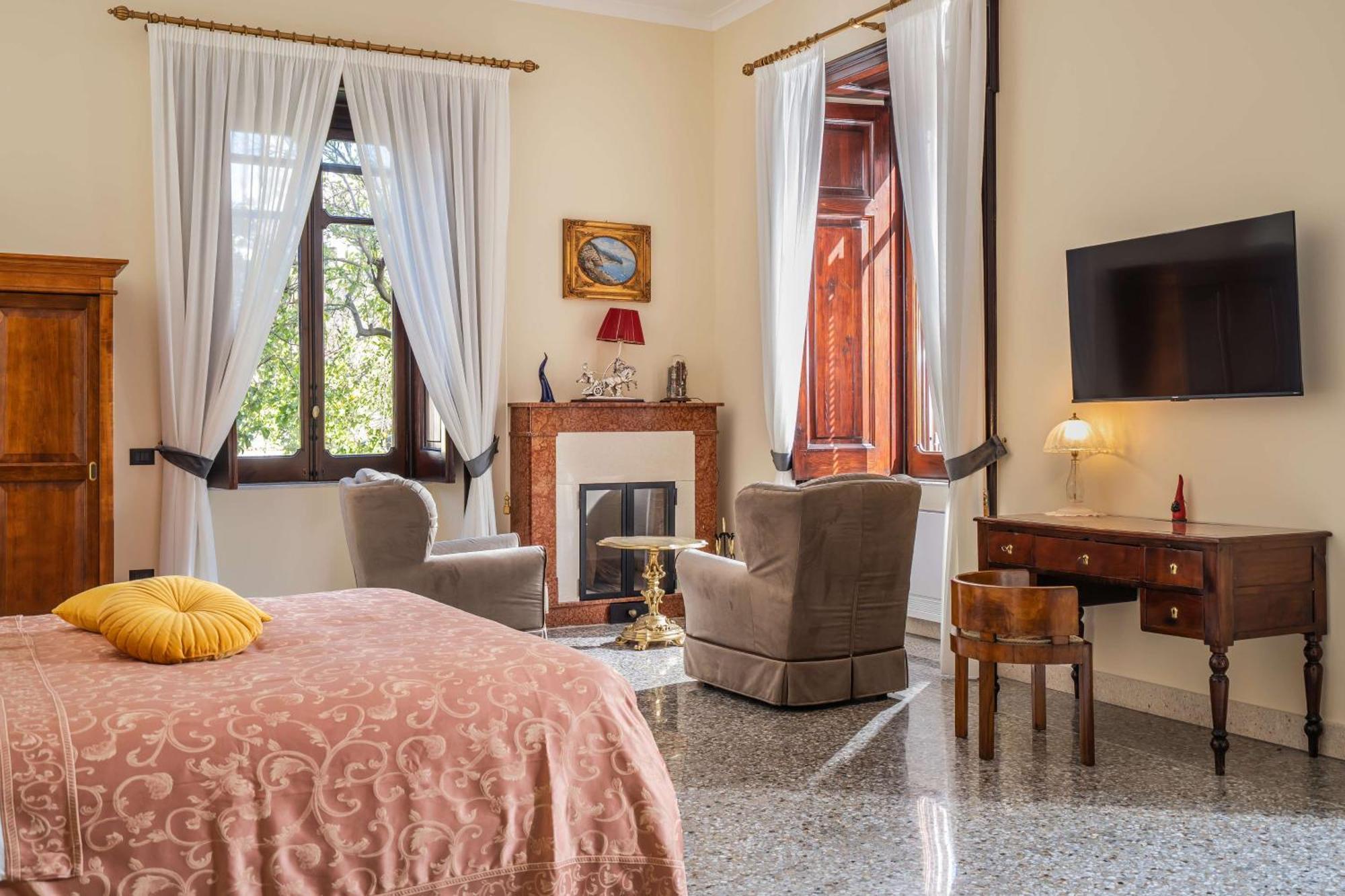Villa Agostino Luxury B&B Vico Equense Rum bild